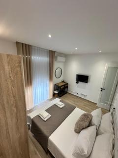 Tan-Nanniet Two Bedroom Apartment - 6