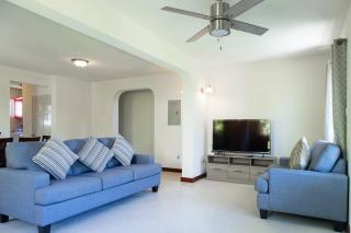 Best E Villas St Silas St James - Saint James - 2