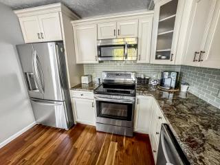 New! Kelleys Island Condo - 5