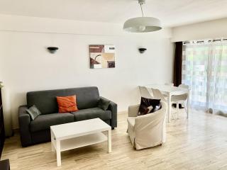 Grand 2 pieces- Marche Forville - Cannes - 0