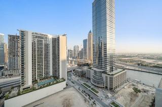 1BR Dubai, Merano Canal View Retreat Near Metro Dining Shopping Mall - Dubai - 0