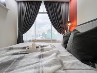 Sky Suites Central 2BR Suite KLCC View - 3