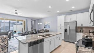 Last Minute Disney Getaway! Private Pool, Hot Tub & Games Room. Book Now! #90493 - Kissimmee - 4