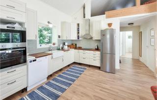 Stunning Home In Tvärred With Kitchen - Alhammar - 4