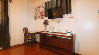 RedDoorz at La Casa Guesthouse former RedDoorz at Tamarind Street Angeles City - Angeles - 8