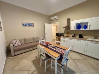 Central Balcony & Terrace Apartments near Attractions - Palermo - 5
