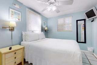 Duval Street Retreat - Key West - 6