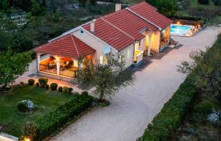 4 Bedroom Stunning Home In Stankovci - Stankovci - 9
