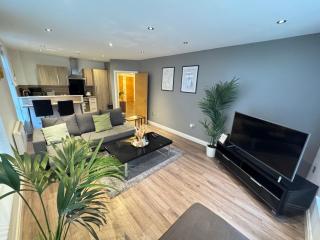 Modern TWO Bedroom Apartment Birmingham City Centre - 2 BATHROOMS - SLEEPS 6 GUESTS - FREE Underground Parking - FAST Speed Internet - Birmingham - 8
