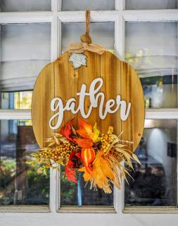 Historic William Smith House -- Pet Friendly, Grill, Wifi, Fire Pit, Deck, Family Friendly, Town Location, King Bed, Creekside - 7