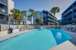 Balcony and Pool North Myrtle Beach Condo Near Golf - Myrtle Beach - 8