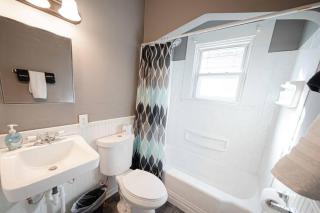 Adorable Stylish 1bed 1 bath - 2