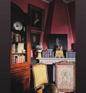 Art action room - - 9