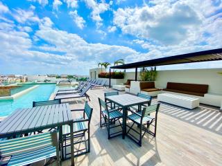 Large Studio, Large Rooftop Pool, Great Location! - Playa del Carmen - 5