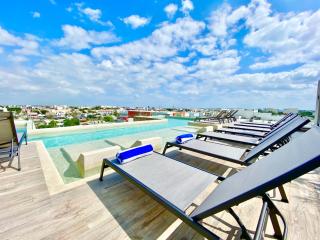 Large Studio, Large Rooftop Pool, Great Location! - Playa del Carmen - 4