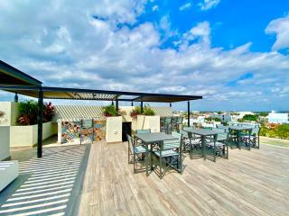 Large Studio, Large Rooftop Pool, Great Location! - Playa del Carmen - 1