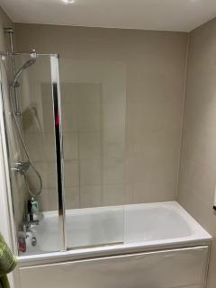 Modern, luxurious 1 Apartment next to station, few stops away from Central London - Londra - 1