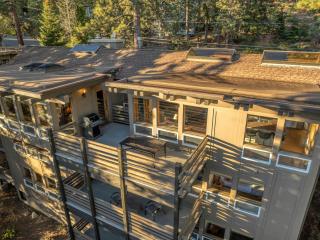 3 Level Getaway with Grill Minutes from Lake Tahoe - Tahoe City - 7