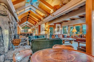 3-Level Getaway Minutes from Lake Tahoe - 3