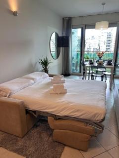 Oasi di Relax con Box Privato e Balcone, vicino M1 - Milan - 9