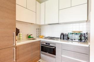 Oasi di Relax con Box Privato e Balcone, vicino M1 - Milan - 2