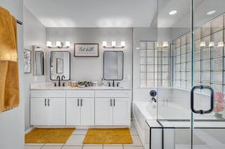 Luxe Phoenix Getaway (heated pool, mountain view) - Phoenix - 1