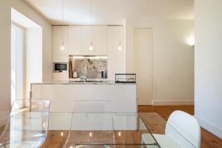 Apartment with Terrace 5 Minutes from Marquês de Pombal - Lisbon - 1