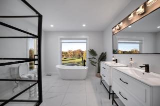 Riverfront Retreat Modern Home w Sauna and Hot Tub - Campbellford - 4