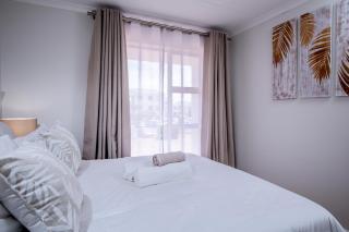 Two-bed Apartment on Big Bay Beach Club,Cape Town - Cape Town - 5