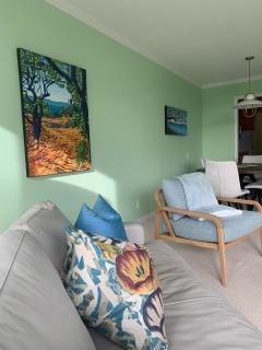 Heron's Nest-90 - Day Stay, Bright and Airy Suite with Study, steps away from Downtown Victoria by Victoria Prime! - Victoria - 9