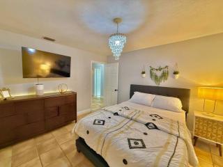 MIAMI EXCLUSIVE 5-BR Spacious House with pool - 3