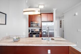 Stylish 1br L Rooftop Pool - Philadelphia - 2