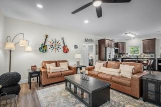 Melody Ridge Downtown with Fast WiFi, King Suite, Soaking Tub - Fort Payne - 9