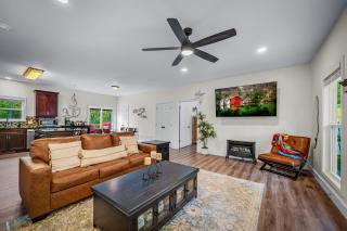 Melody Ridge Downtown with Fast WiFi, King Suite, Soaking Tub - Fort Payne - 3