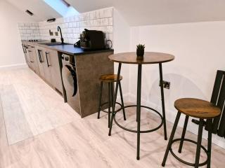 Lorraine's Loft - Cookstown - 5