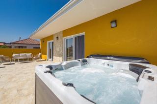 Enchanting Vacation Villas with Pool and Jacuzzi - Krnica - 2