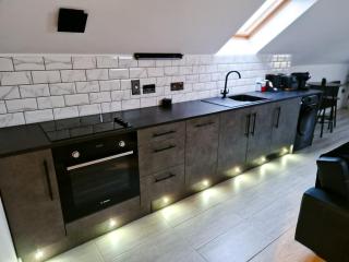 Lorraine's Loft - Cookstown - 1