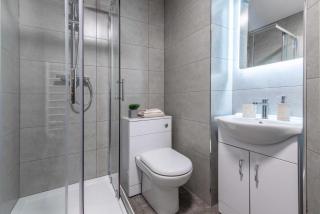 The Icon, Large Group Accommodation - 1 Min From The Square - Nottingham - 6