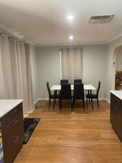 House in North Bendigo - - 4