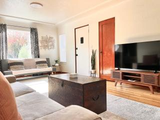 Charming 2BD downtown home by bike trail, river and coffee! - 9