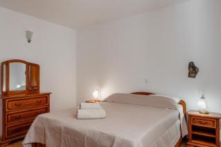 Apartments with parking space Vir - 23588 - 1