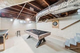 Hottub, Pool Table, Basketball, Firepit, Sleeps 8 - Tulsa - 5