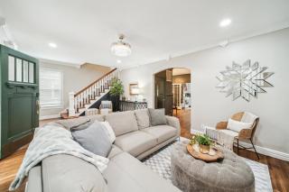 Hottub, Pool Table, Basketball, Firepit, Sleeps 8 - Tulsa - 9