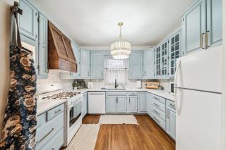 Hottub, Pool Table, Basketball, Firepit, Sleeps 8 - Tulsa - 7