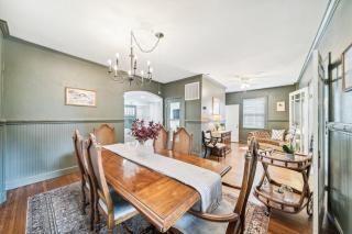 Hottub, Pool Table, Basketball, Firepit, Sleeps 8 - Tulsa - 8
