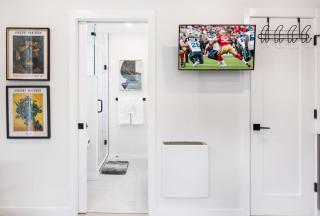 Brand New Eastlake Studio - SLU UW Shops & Eats - Seattle - 2