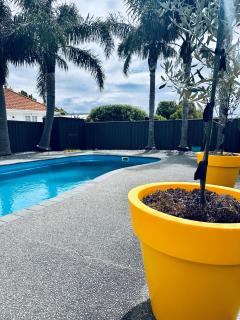 Executive Family Home with Outdoor Pool & Games Room - 4