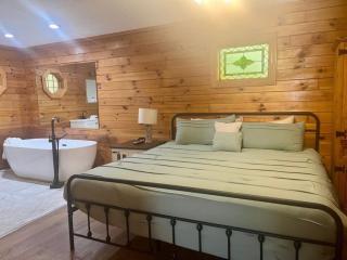 ER19 - Fryemont Great location - Close to town! cabin - 2