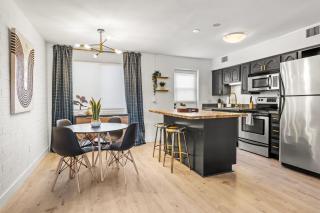 2 Bedroom, Heart of Scottsdale - 1