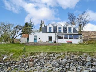 Loch Shore Cottage - 9